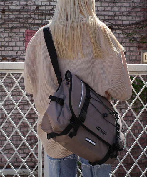 Dickies(ディッキーズ)の「Dickies / DK CITYWORK MESSENGER BAG / 80676400(メッセンジャーバッグ・レディース・ブラック系その他/ブラック/ベージュ・ONESIZE)」の8枚目の写真