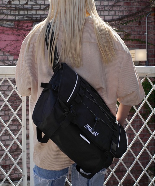 Dickies(ディッキーズ)の「Dickies / DK CITYWORK MESSENGER BAG / 80676400(メッセンジャーバッグ・レディース・ブラック系その他/ブラック/ベージュ・ONESIZE)」の9枚目の写真