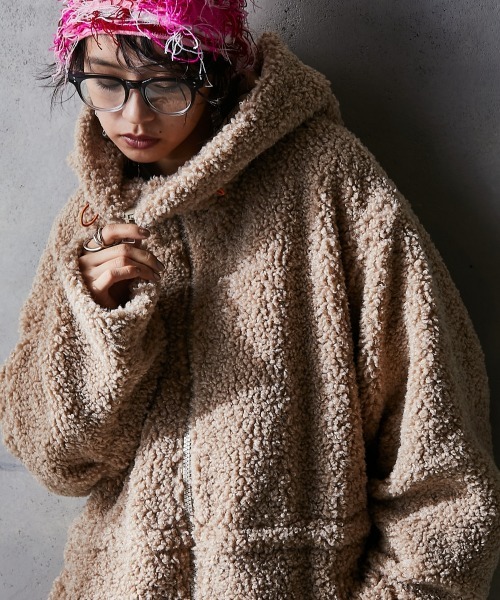 GEVS.(ジェイヴィス)の「ボアモッズコート <大きいサイズ有>GEVS.(モッズコート・レディース・ベージュ/ブラウン・4L/3L/LL/L/M/5L)」の4枚目の写真