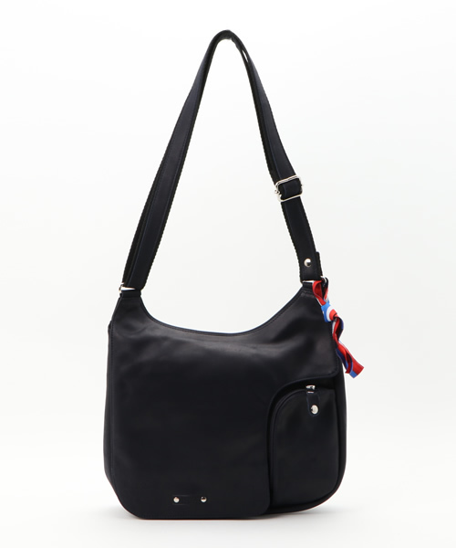 るいちゃん   ボディバッグ ブラック JeanLouisFoures（ジャンルイフレ）の「フランス製カーフボディバッグ