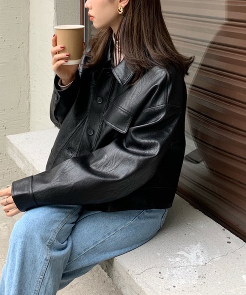 aimoha(アイモハ)の「ステンカラーPUレザージャケット(ブルゾン・レディース・キャメル/ブラック・FREE)」の3枚目の写真