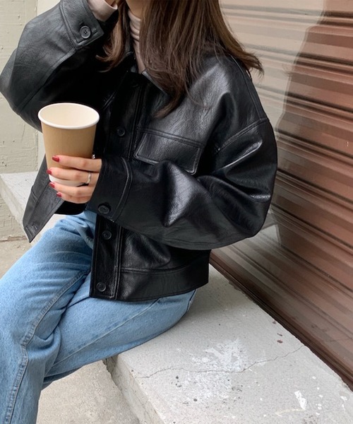 aimoha(アイモハ)の「ステンカラーPUレザージャケット(ブルゾン・レディース・キャメル/ブラック・FREE)」の4枚目の写真