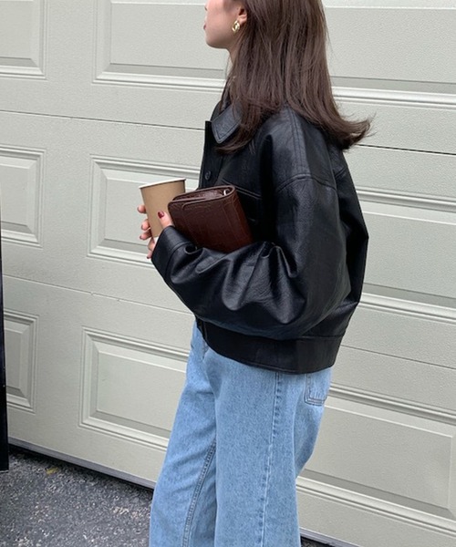 aimoha(アイモハ)の「ステンカラーPUレザージャケット(ブルゾン・レディース・キャメル/ブラック・FREE)」の21枚目の写真