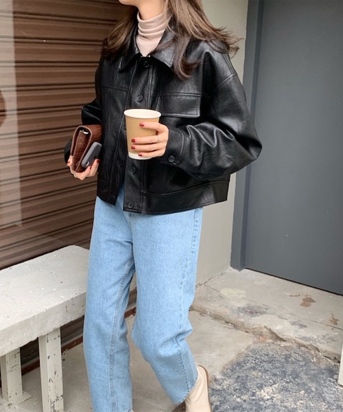 aimoha(アイモハ)の「ステンカラーPUレザージャケット(ブルゾン・レディース・キャメル/ブラック・FREE)」の12枚目の写真