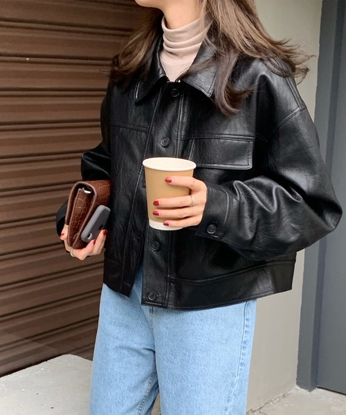 aimoha(アイモハ)の「ステンカラーPUレザージャケット(ブルゾン・レディース・キャメル/ブラック・FREE)」の7枚目の写真