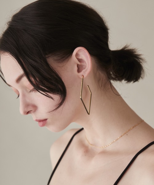 Shaesby カーブデザイン ピアス(両耳用) Shaesby カーブデザイン ピアス(両耳用)
