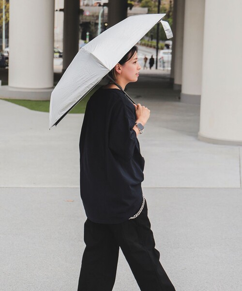 bpr BEAMS（ビーピーアール ビームス ）の「【コンパクト】UVカット 晴雨兼用 折り畳み傘 ②（折りたたみ傘・レディース・シルバー/ブラック・ONE SIZE）」の20枚目の写真