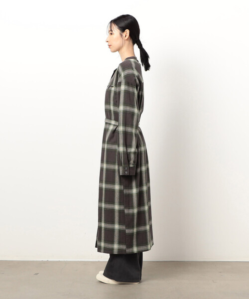 ONIGIRI（オニギリ）の「起毛チェック　シャツワンピース（シャツワンピース・レディース・チャコール/ベージュ・FREE）」の7枚目の写真