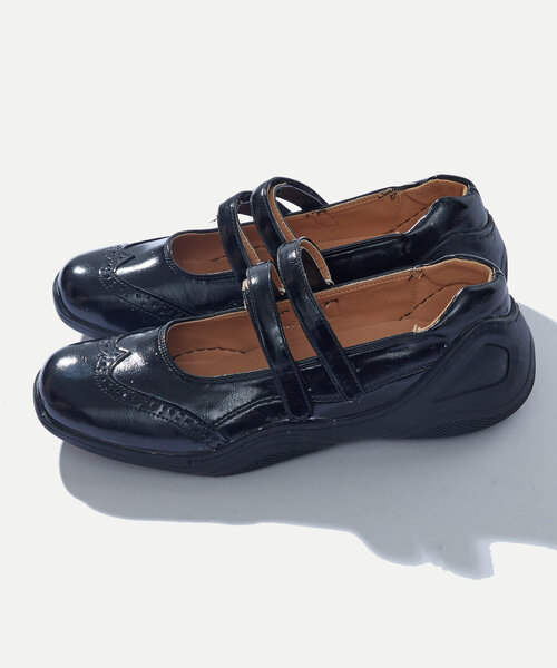 WHO'S WHO gallery（フーズフーギャラリー）の「【HiNT/ヒント】ウィングチップストラップシューズ（ローファー・レディース・ブラック/シルバー・39/38/37）」の4枚目の写真