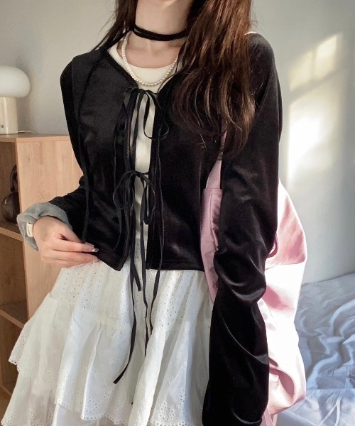 nemne store(ネンネストア)の「【Seoup】リボンチョーカーベロアボレロカーディガン(カーディガン/ボレロ・レディース・ピンク系/ブラック系・フリー)」の12枚目の写真