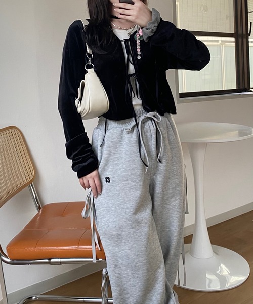 nemne store(ネンネストア)の「【Seoup】リボンチョーカーベロアボレロカーディガン(カーディガン/ボレロ・レディース・ピンク系/ブラック系・フリー)」の9枚目の写真