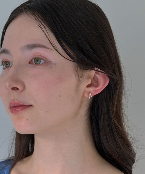 Phoebe(フィービィー)の「【金属アレルギー対応】【痛くないシリーズ】ストレートシャインクリスタルループフィットイヤリング(イヤリング・レディース・イエローゴールド/シャンパン・FREE)」の21枚目の写真