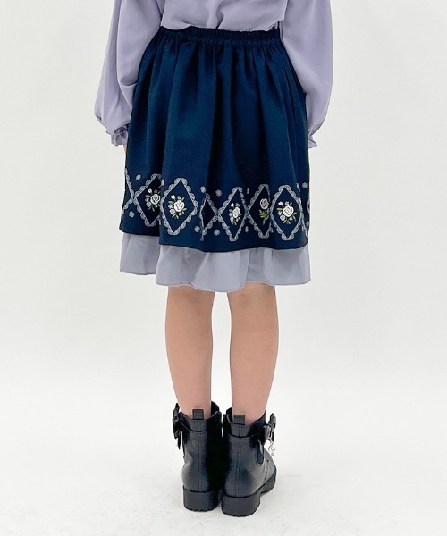axes femme（アクシーズファム）の「パネル刺繍ギャザースカート（スカート・キッズ・ネイビー/ピンク・MEDIUM/LARGE/X-LARGE）」の5枚目の写真