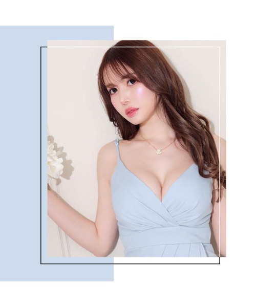 DAZZY(デイジー)の「【女性らしさ際立つ】大胆な胸元&背中開きで視線独占!ワンカラー カシュクール ノースリーブ タイトミニキャバドレス(ドレス・レディース・ブルー/ピンク/ブラック・M/S/L/XS)」の17枚目の写真