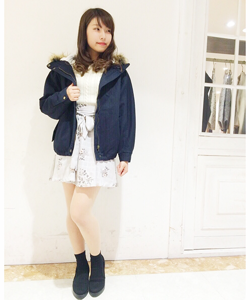 one after another NICE CLAUP（ワンアフターアナザーナイスクラップ）の「【ナイスクラップ】ファー付中綿ドルマンブルゾン（ブルゾン・レディース・カーキ/ネイビー/ベージュ・FREE）」の17枚目の写真