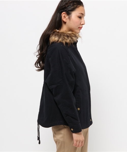 one after another NICE CLAUP（ワンアフターアナザーナイスクラップ）の「【ナイスクラップ】ファー付中綿ドルマンブルゾン（ブルゾン・レディース・カーキ/ネイビー/ベージュ・FREE）」の5枚目の写真