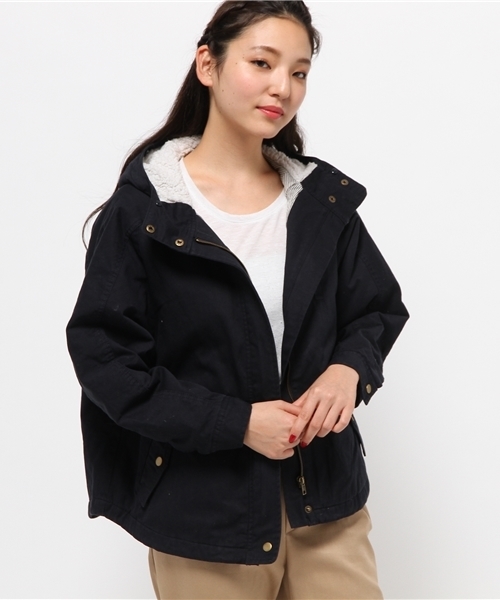 one after another NICE CLAUP（ワンアフターアナザーナイスクラップ）の「【ナイスクラップ】ファー付中綿ドルマンブルゾン（ブルゾン・レディース・カーキ/ネイビー/ベージュ・FREE）」の14枚目の写真