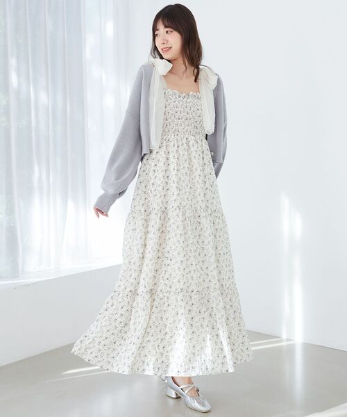 MAJESTIC LEGON（マジェスティックレゴン）の「フラワーモチーフボタンカーディガン（カーディガン/ボレロ・レディース・ブルー/ライトグリーン/アイボリー/ピンクベージュ・MEDIUM）」の7枚目の写真