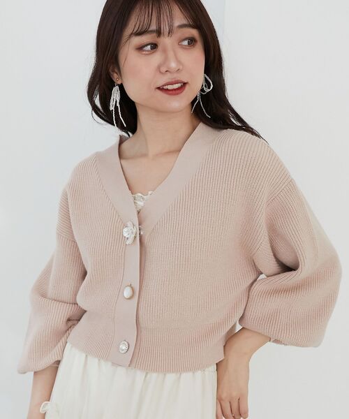 MAJESTIC LEGON（マジェスティックレゴン）の「フラワーモチーフボタンカーディガン（カーディガン/ボレロ・レディース・ブルー/ライトグリーン/アイボリー/ピンクベージュ・MEDIUM）」の18枚目の写真