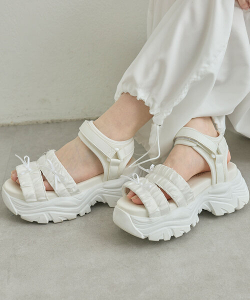 OLIVE des OLIVE（オリーブデオリーブ）の「シャーリングスポーツサンダル（サンダル・レディース・アイボリー/サックスブルー/ブラック・SMALL/MEDIUM/LARGE）」の16枚目の写真