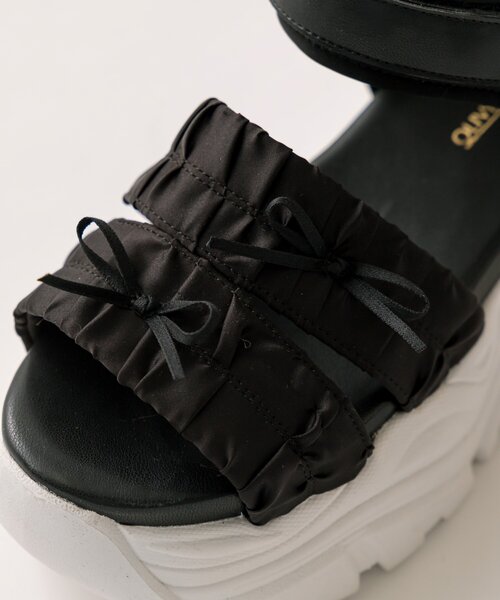 OLIVE des OLIVE（オリーブデオリーブ）の「シャーリングスポーツサンダル（サンダル・レディース・アイボリー/サックスブルー/ブラック・SMALL/MEDIUM/LARGE）」の22枚目の写真