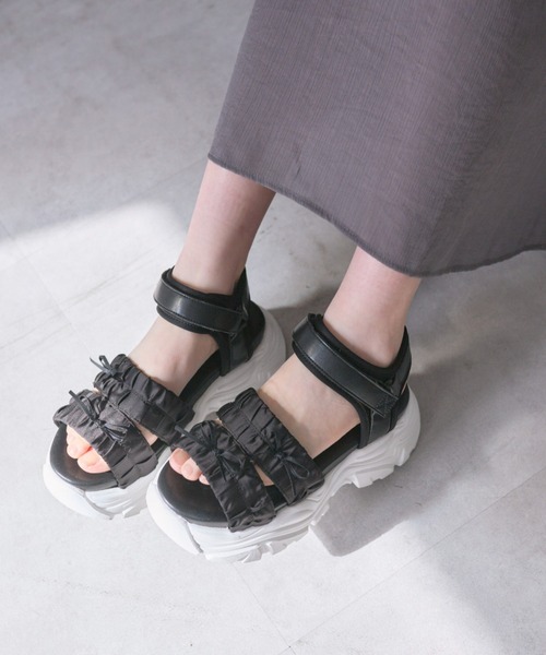 OLIVE des OLIVE（オリーブデオリーブ）の「シャーリングスポーツサンダル（サンダル・レディース・アイボリー/サックスブルー/ブラック・SMALL/MEDIUM/LARGE）」の14枚目の写真