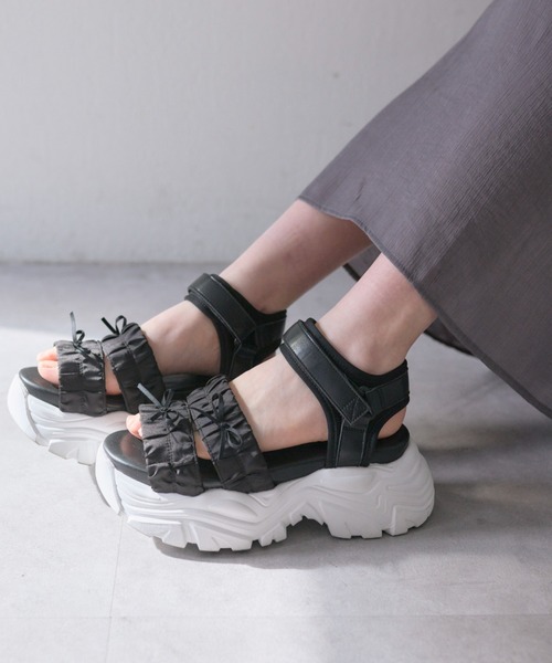 OLIVE des OLIVE（オリーブデオリーブ）の「シャーリングスポーツサンダル（サンダル・レディース・アイボリー/サックスブルー/ブラック・SMALL/MEDIUM/LARGE）」の13枚目の写真