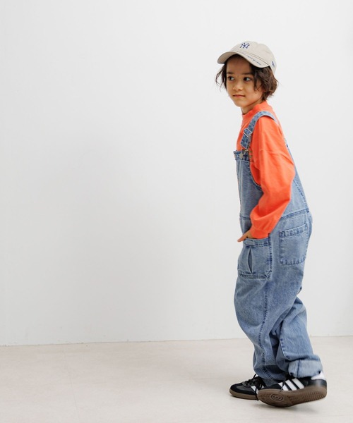 BAYFLOW（ベイフロー）の「[肩紐調節可能★]デニムサロペット(KIDS)（サロペット/オーバーオール・キッズ・インディゴブルー・150cm/130cm/110cm）」の8枚目の写真