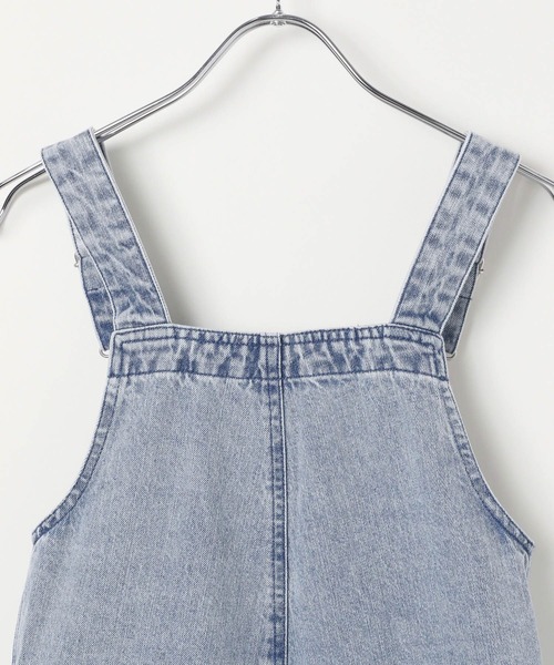 BAYFLOW（ベイフロー）の「[肩紐調節可能★]デニムサロペット(KIDS)（サロペット/オーバーオール・キッズ・インディゴブルー・150cm/130cm/110cm）」の3枚目の写真