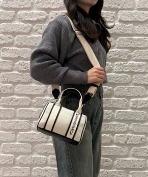 SAMANTHAVEGA(サマンサベガ)の「ロゴテープミニボストンバッグ(ボストンバッグ・レディース・ライトブルー/オフホワイト/ブラック/ピンク・FREE)」の2枚目の写真