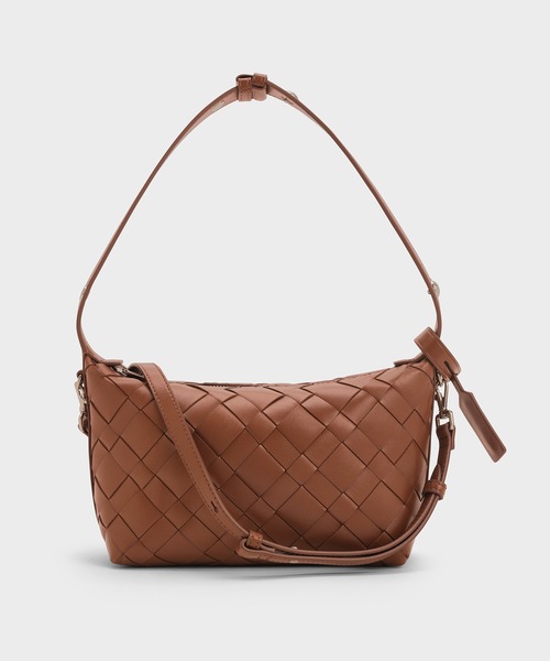 CHARLES & KEITH(チャールズ & キース)の「Ivette イヴェット ウーブンショルダーバッグ(ショルダーバッグ・レディース・シルバー/クリーム/チョコ/スミクロ/ワインレッド・S)」の22枚目の写真