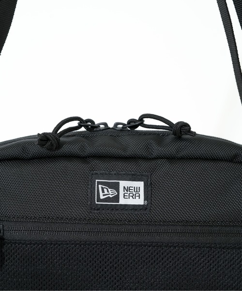NEW ERA（ニューエラ）の「【NEW ERA/ニューエラ】SHOULDER POUCH L（ショルダーバッグ・メンズ・ブラック×ホワイト/ブラック/ストーン/オリーブ・FREE）」の7枚目の写真