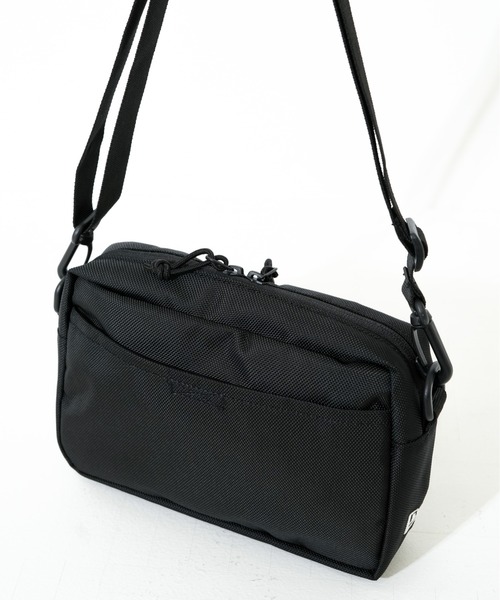 NEW ERA（ニューエラ）の「【NEW ERA/ニューエラ】SHOULDER POUCH L（ショルダーバッグ・メンズ・ブラック×ホワイト/ブラック/ストーン/オリーブ・FREE）」の10枚目の写真