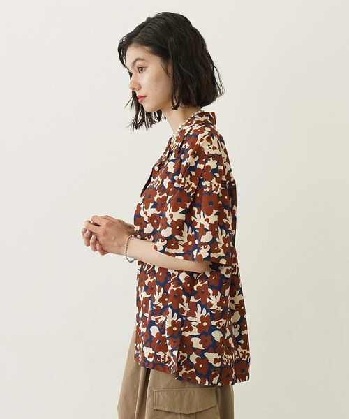 MILKFED.(ミルクフェド)の「FLORAL ALL OVER PATTERN SHIRT(シャツ/ブラウス・レディース・ブラウン/ライトピンク/ブルー・ONE SIZE)」の4枚目の写真