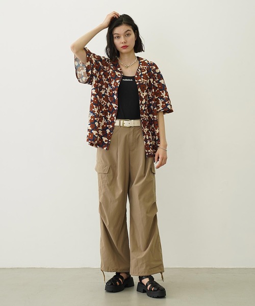 MILKFED.(ミルクフェド)の「FLORAL ALL OVER PATTERN SHIRT(シャツ/ブラウス・レディース・ブラウン/ライトピンク/ブルー・ONE SIZE)」の6枚目の写真