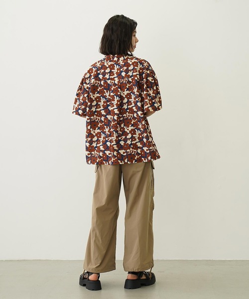 MILKFED.(ミルクフェド)の「FLORAL ALL OVER PATTERN SHIRT(シャツ/ブラウス・レディース・ブラウン/ライトピンク/ブルー・ONE SIZE)」の10枚目の写真