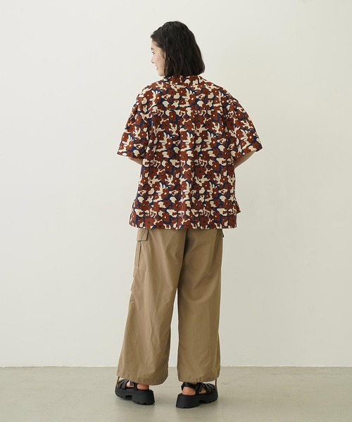 MILKFED.(ミルクフェド)の「FLORAL ALL OVER PATTERN SHIRT(シャツ/ブラウス・レディース・ブラウン/ライトピンク/ブルー・ONE SIZE)」の11枚目の写真