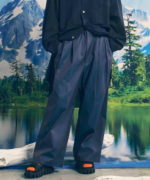 MAISON SPECIAL(メゾンスペシャル)の「《UNISEX》120/2/2 Suvin Cotton Gabardine Prime-Wide Two Tuck Pants/スヴィンコットンギャバジンプライムワイドツータックパンツ【MAISON SPECIAL/メゾンスペシャル】(その他パンツ・メンズ・ブラック/チャコールグレー/ブルー/ダークブルー・0/1/2)」の4枚目の写真