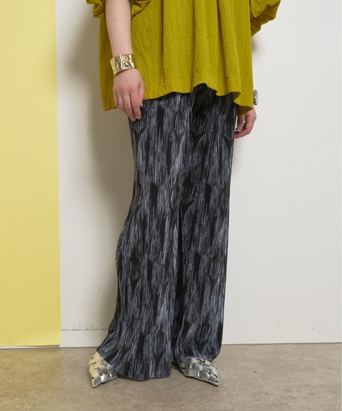 palm RICHE(ポームリシュ)の「【セルフカット可能】柄プリーツ イージーパンツ アソート総柄展開(その他パンツ・レディース・ブラック/サックスブルー/ブルー/グリーン・M)」の1枚目の写真