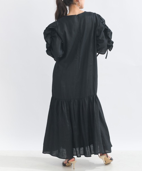 PICCIN PERLA（ピッチンペルラ）の「袖シャーリングフリルリネンワンピース（ワンピース・レディース・オレンジ/ブルー/ブラック・M）」の6枚目の写真