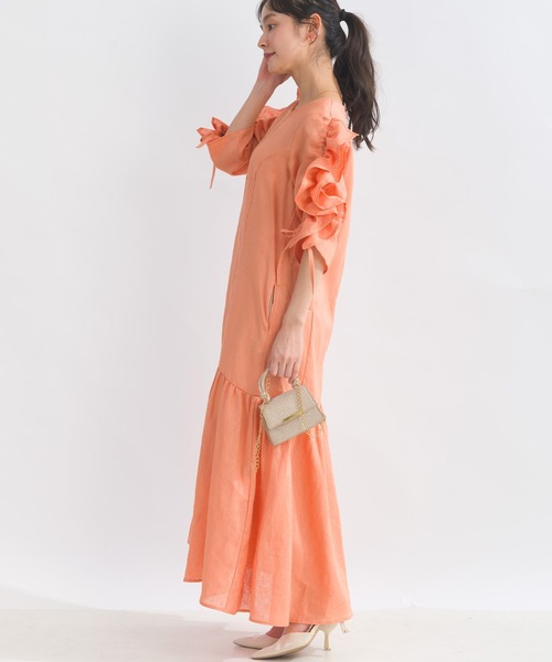 PICCIN PERLA（ピッチンペルラ）の「袖シャーリングフリルリネンワンピース（ワンピース・レディース・オレンジ/ブルー/ブラック・M）」の16枚目の写真