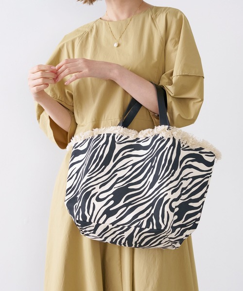 The Bagmati(ザバグマティ)の「【The Bagmati】ゼブラキャンバストートバッグ-CANVAS TOTE BAG with FRIENGE TOP(トートバッグ・レディース・ゼブラ・FREE)」の1枚目の写真