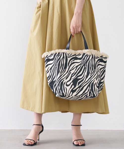 The Bagmati(ザバグマティ)の「【The Bagmati】ゼブラキャンバストートバッグ-CANVAS TOTE BAG with FRIENGE TOP(トートバッグ・レディース・ゼブラ・FREE)」の3枚目の写真