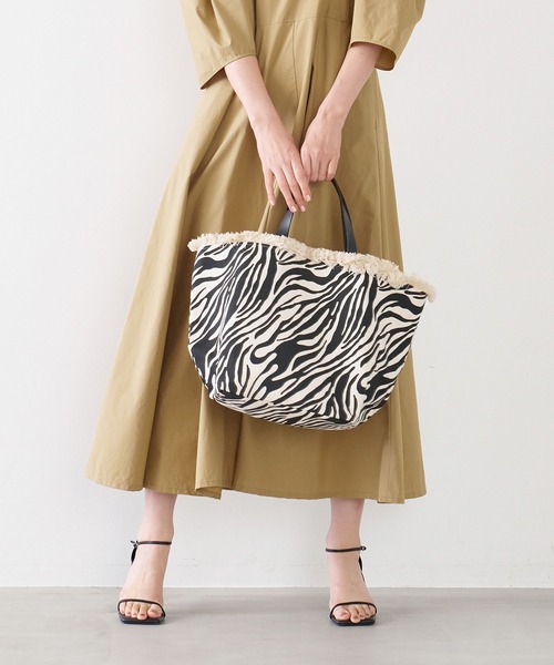 The Bagmati(ザバグマティ)の「【The Bagmati】ゼブラキャンバストートバッグ-CANVAS TOTE BAG with FRIENGE TOP(トートバッグ・レディース・ゼブラ・FREE)」の7枚目の写真