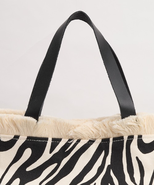 The Bagmati(ザバグマティ)の「【The Bagmati】ゼブラキャンバストートバッグ-CANVAS TOTE BAG with FRIENGE TOP(トートバッグ・レディース・ゼブラ・FREE)」の19枚目の写真