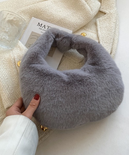 Mela（メラ）の「FUR HAND BAG（ハンドバッグ・レディース・アイボリー/グレー/ブラック/ホワイト/ベージュ/イエロー・FREE）」の4枚目の写真
