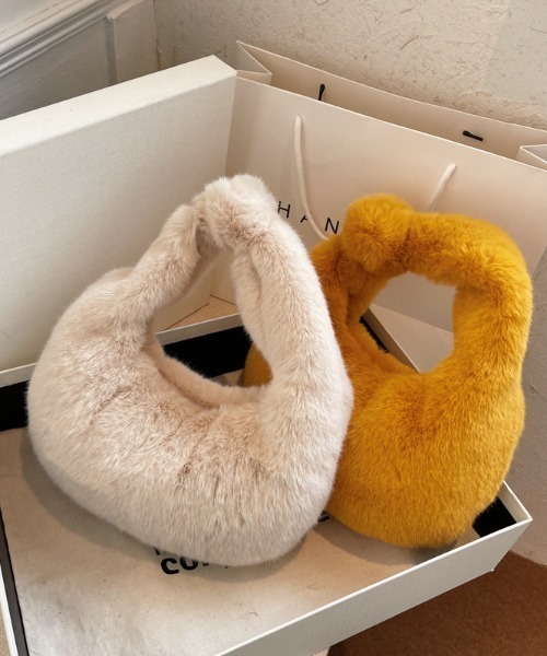 Mela（メラ）の「FUR HAND BAG（ハンドバッグ・レディース・アイボリー/グレー/ブラック/ホワイト/ベージュ/イエロー・FREE）」の17枚目の写真