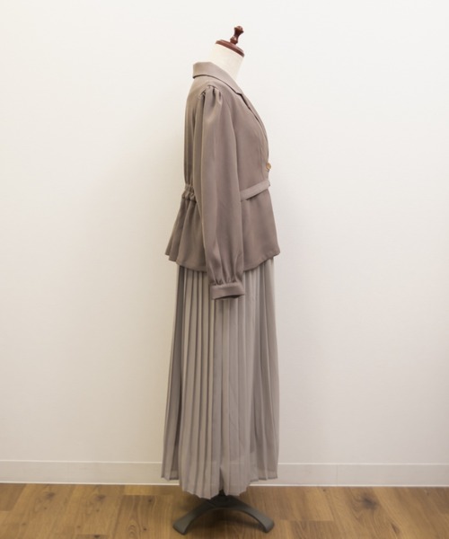 CLETTE(クレット)の「ドッキングプリーツワンピース(ワンピース・レディース・グレー/ピンク/ベージュ・4L/3L/LL)」の15枚目の写真
