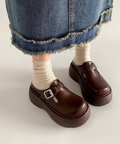 SVEC（シュベック）の「ベルトポイント 厚底 サボサンダル（サンダル・レディース・ブラウン/ブラック・40/39/38/37/36/35）」の15枚目の写真