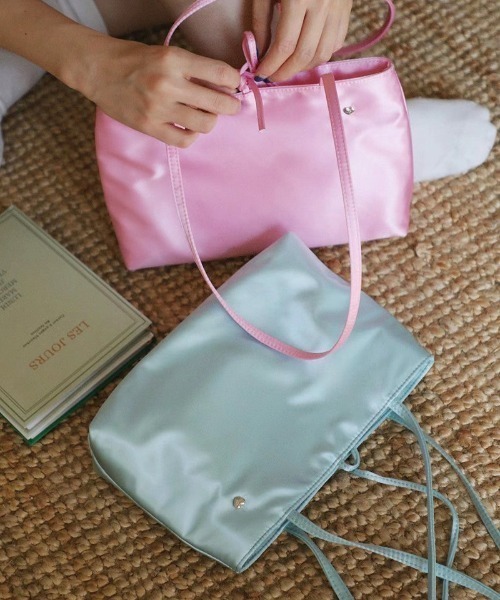 UP START（アップスタート）の「【LAMPOON】サテンミニトート（トートバッグ・レディース・ピンク/ブルー・FREE）」の3枚目の写真